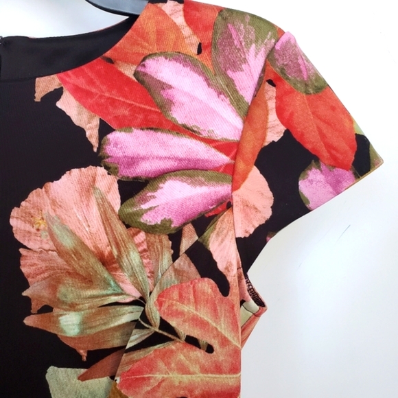 LONDON Times Sheath Dress Figure Flattering Large Floral print Size 6P -… - Picture 3 of 16